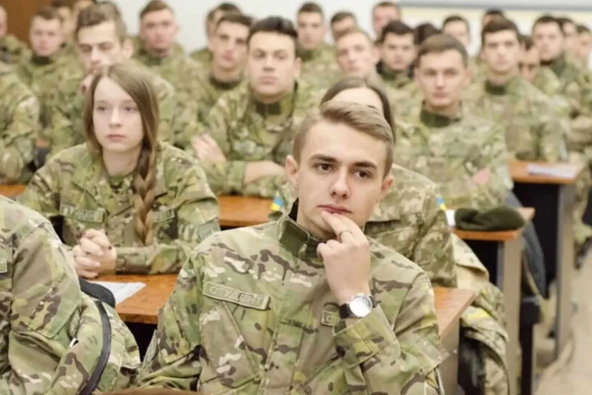 Студенти чоловічої статі проходитимуть базову загально військову підготовку