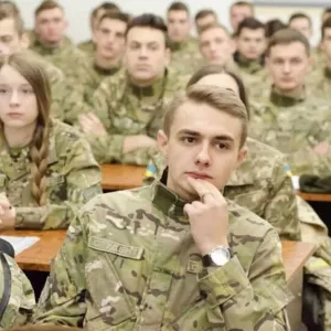 ​Студенти чоловічої статі проходитимуть базову загально військову підготовку