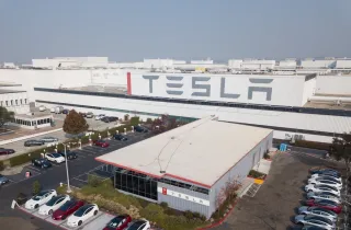 Tesla скоротить понад 10% персоналу в усьому світі через падіння продажів електромобілів.