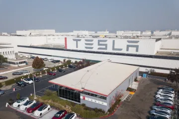 ​Tesla скоротить понад 10% персоналу в усьому світі через падіння продажів електромобілів.