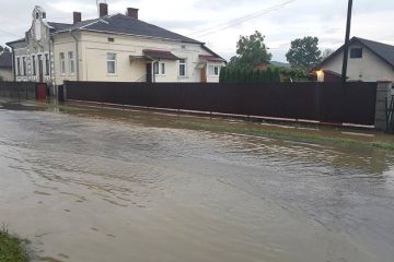 Прикарпаття потерпає від дощу Прикарпаття потерпає від дощу