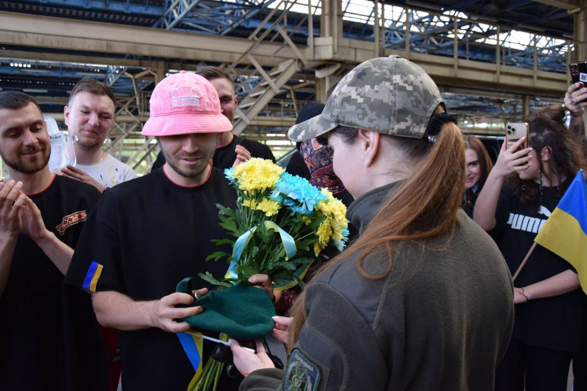 Найвідомішу рожеву панамку помітили на українському кордоні. Найвідомішу рожеву панамку помітили на українському кордоні.