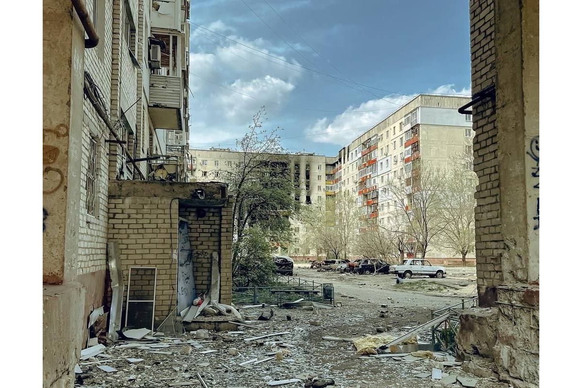У Сєвєродонецьку внаслідок обстрілів РФ загинули щонайменше 10 людей. У Сєвєродонецьку внаслідок обстрілів РФ загинули щонайменше 10 людей.