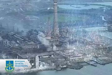 Рашисти намагаються випалити захисників Маріуполя з «Азовсталі» - використовують запалювальні снаряди Рашисти намагаються випалити захисників Маріуполя з «Азовсталі» - використовують запалювальні снаряди