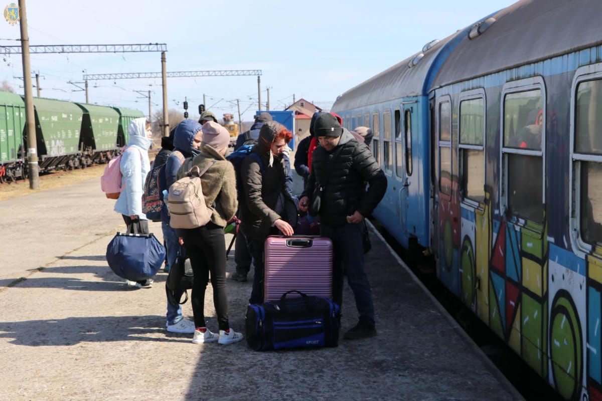 Із Покровська до Львова сьогодні вирушить евакуаційний поїзд Із Покровська до Львова сьогодні вирушить евакуаційний поїзд