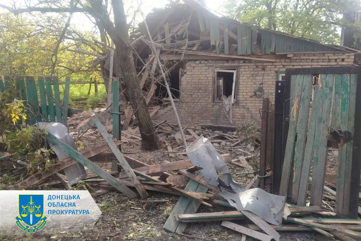 Російські окупанти обстріляли три райони Донеччини - поранено двох жінок Російські окупанти обстріляли три райони Донеччини - поранено двох жінок