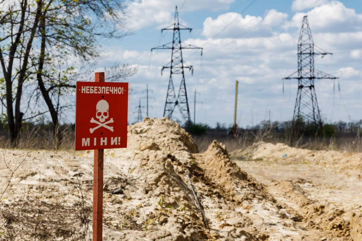 Під час відновлення ліній електропостачання на Харківщині піротехніки знешкодили рекордну кількість ворожих мін Під час відновлення ліній електропостачання на Харківщині піротехніки знешкодили рекордну кількість ворожих мін