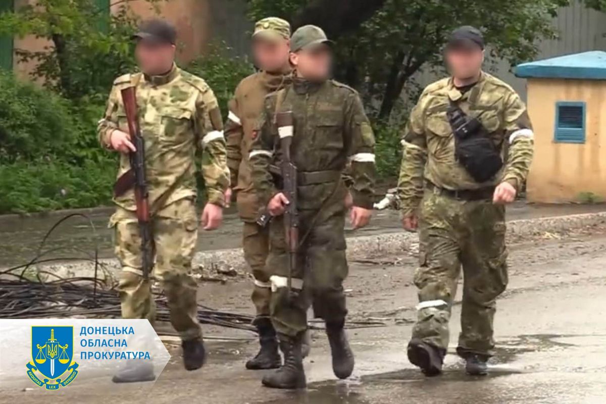 Проводять «фільтрацію» місцевого населення та вишукують родичів співробітників поліції – заочно підозрюються 23 експравоохоронця з Маріуполя Проводять «фільтрацію» місцевого населення та вишукують родичів співробітників поліції – заочно підозрюються 23 експравоохоронця з Маріуполя