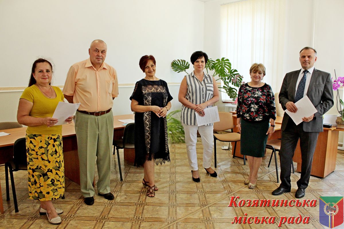 Контракти з директорами козятинських шкіл підписано Контракти з директорами козятинських шкіл підписано