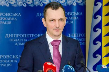 "Смотрящий" за Укравтодором Юрий Голик: как закапываются в асфальт бюджетные миллиарды за спиной у Зеленского "Смотрящий" за Укравтодором Юрий Голик: как закапываются в асфальт бюджетные миллиарды за спиной у Зеленского