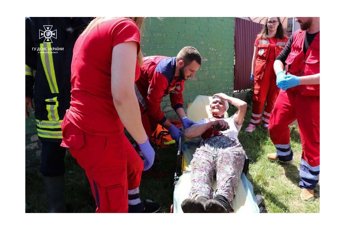 Внаслідок вранішньої ракетної атаки на Київщині постраждали 4 людини Внаслідок вранішньої ракетної атаки на Київщині постраждали 4 людини