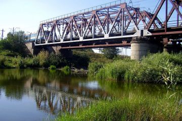 У Павлограді підлітка вбило струмом на залізничному мості У Павлограді підлітка вбило струмом на залізничному мості