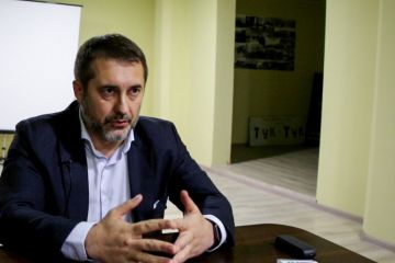 Чи готовий Президент відповісти перед Меркель за вкрадені мільйони? Голова Луганської обладміністрації Сергій Гайдай при Порошенку «крав мішками», а при Зеленському – «вагонами»? Чи готовий Президент відповісти перед Меркель за вкрадені мільйони? Голова Луганської обладміністрації Сергій Гайдай при Порошенку «крав мішками», а при Зеленському – «вагонами»?