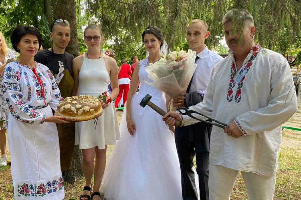 Інформаційне агентство : Унікальний стародавній обряд – «кування весілля» з сервісами Мін’юсту Інформаційне агентство : Унікальний стародавній обряд – «кування весілля» з сервісами Мін’юсту