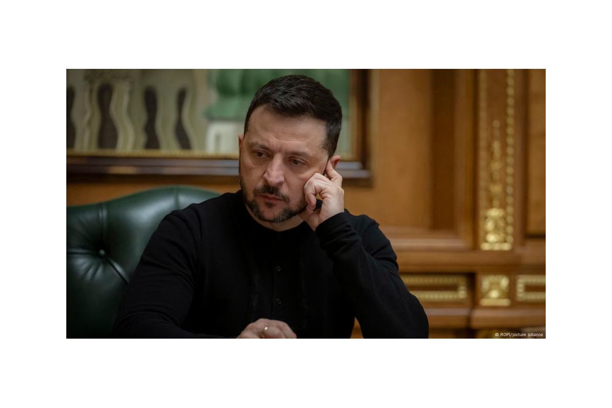 Зеленський кілька годин чекав на дзвінок Трампа - FT Зеленський кілька годин чекав на дзвінок Трампа - FT