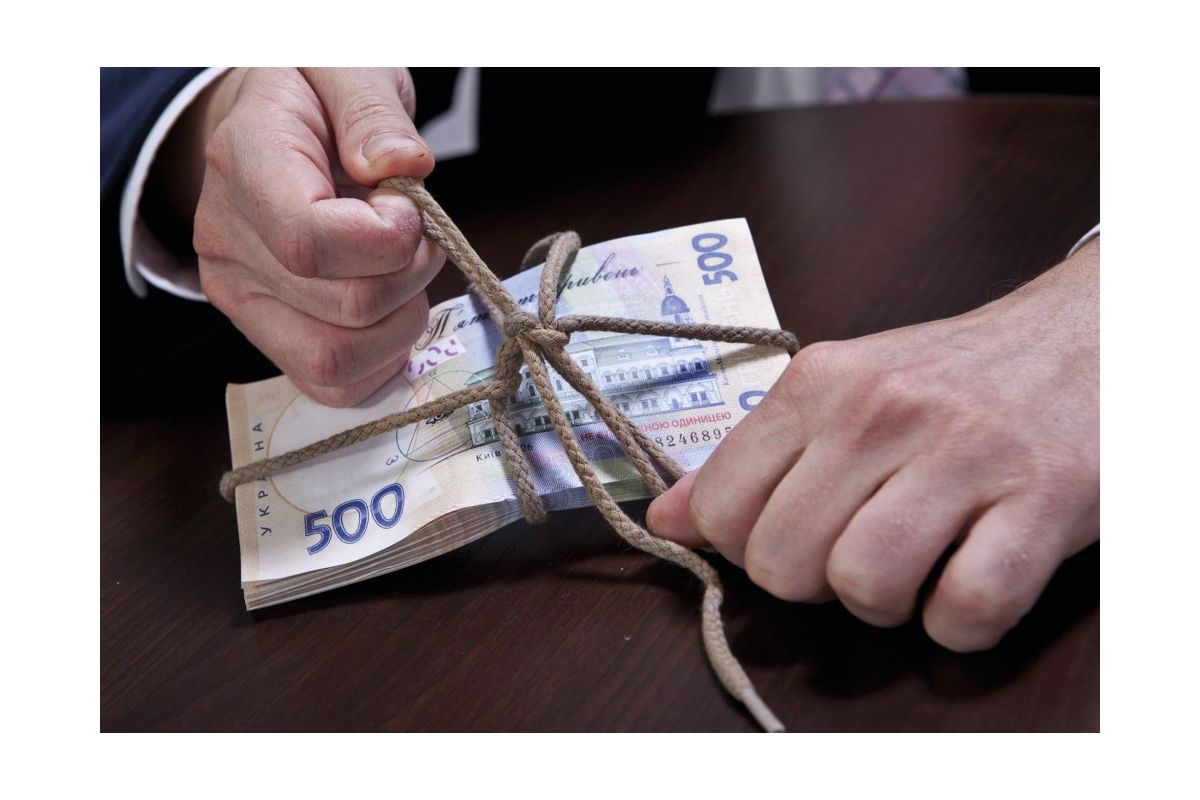 У Дніпрі директор департаменту міськради перерахував підряднику за невиконані роботи понад 15 млн грн У Дніпрі директор департаменту міськради перерахував підряднику за невиконані роботи понад 15 млн грн