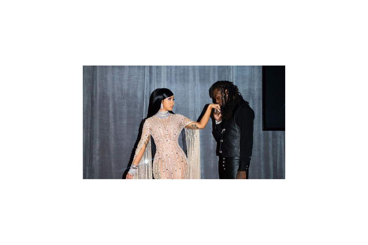 Американська хіп-хоп виконавиця Cardi B та її чоловік Offset подали на розлучення Американська хіп-хоп виконавиця Cardi B та її чоловік Offset подали на розлучення