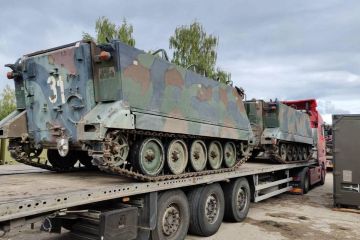 Передані Литвою бронетранспортери M113 прямують до України, а з України до Литви для ремонту відправлені пошкоджені гаубиці Передані Литвою бронетранспортери M113 прямують до України, а з України до Литви для ремонту відправлені пошкоджені гаубиці