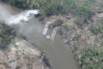 На Херсонщині знищено 5 понтонних переправ окупантів На Херсонщині знищено 5 понтонних переправ окупантів