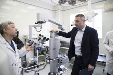 Віталій Кличко: у лікарні 6 вже немає виділених ліжок для хворих на COVID-19 Віталій Кличко: у лікарні 6 вже немає виділених ліжок для хворих на COVID-19