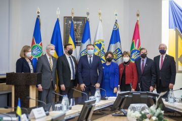 Денис Монастирський провів зустріч із делегацією американських сенаторів Денис Монастирський провів зустріч із делегацією американських сенаторів