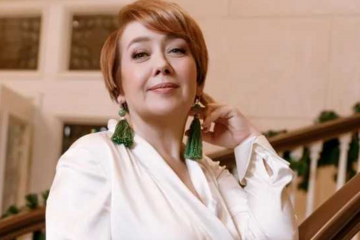 Марина Ермилова: Титушки под прикрытием полиции ворвались в мой дом, избили меня. Сообщаю официально - нет никакой семейной драмы. Есть криминал Марина Ермилова: Титушки под прикрытием полиции ворвались в мой дом, избили меня. Сообщаю официально - нет никакой семейной драмы. Есть криминал