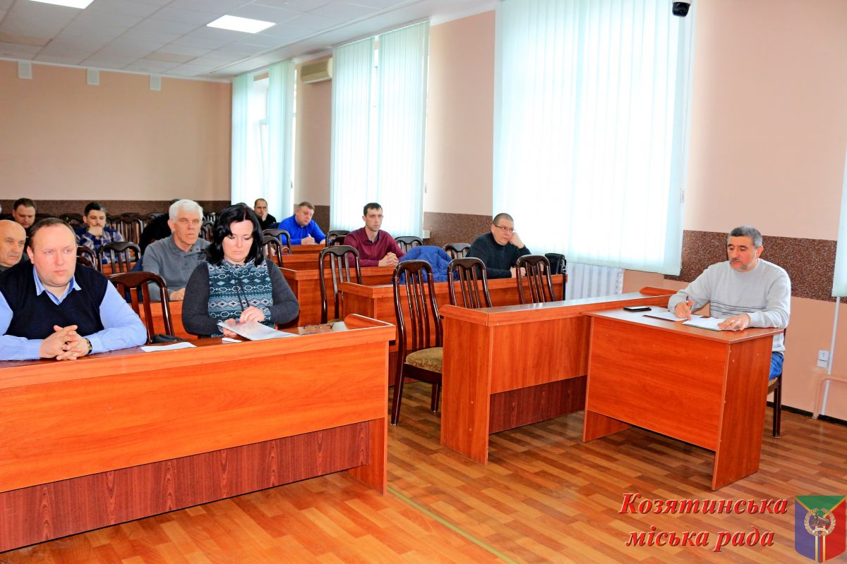 З 17 березня у Козятині працюватимуть лише продуктові магазини, аптеки, АЗС З 17 березня у Козятині працюватимуть лише продуктові магазини, аптеки, АЗС