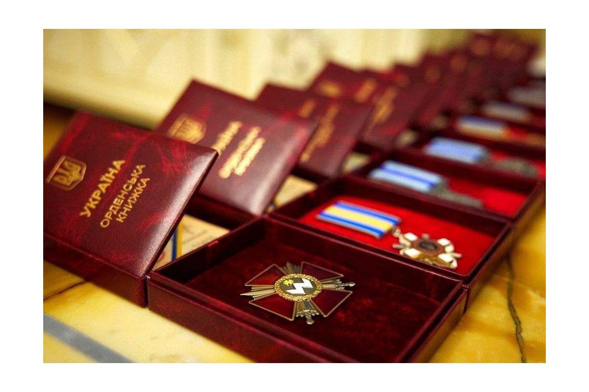 Президент України відзначив Захисників та Захисниць державними нагородами Президент України відзначив Захисників та Захисниць державними нагородами