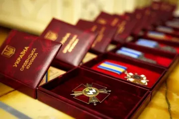 ​Президент України відзначив Захисників та Захисниць державними нагородами 