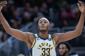 Важкий "молот" центрового "Індіани" добив "Мілуокі": момент дня в НБА Важкий "молот" центрового "Індіани" добив "Мілуокі": момент дня в НБА