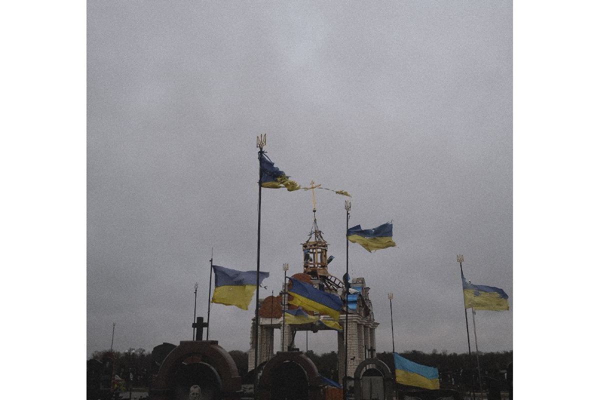 Російське вторгнення в Україну : Розстрілюють і живих, і мертвих! Російське вторгнення в Україну : Розстрілюють і живих, і мертвих!