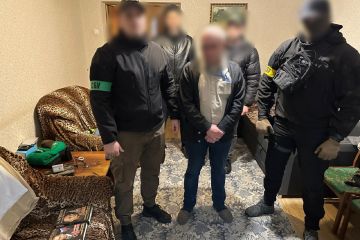 Працівнику ДП «Антонов» повідомлено про підозру – він поширював інформацію із закликом приєднання території України до рф або чечні Працівнику ДП «Антонов» повідомлено про підозру – він поширював інформацію із закликом приєднання території України до рф або чечні