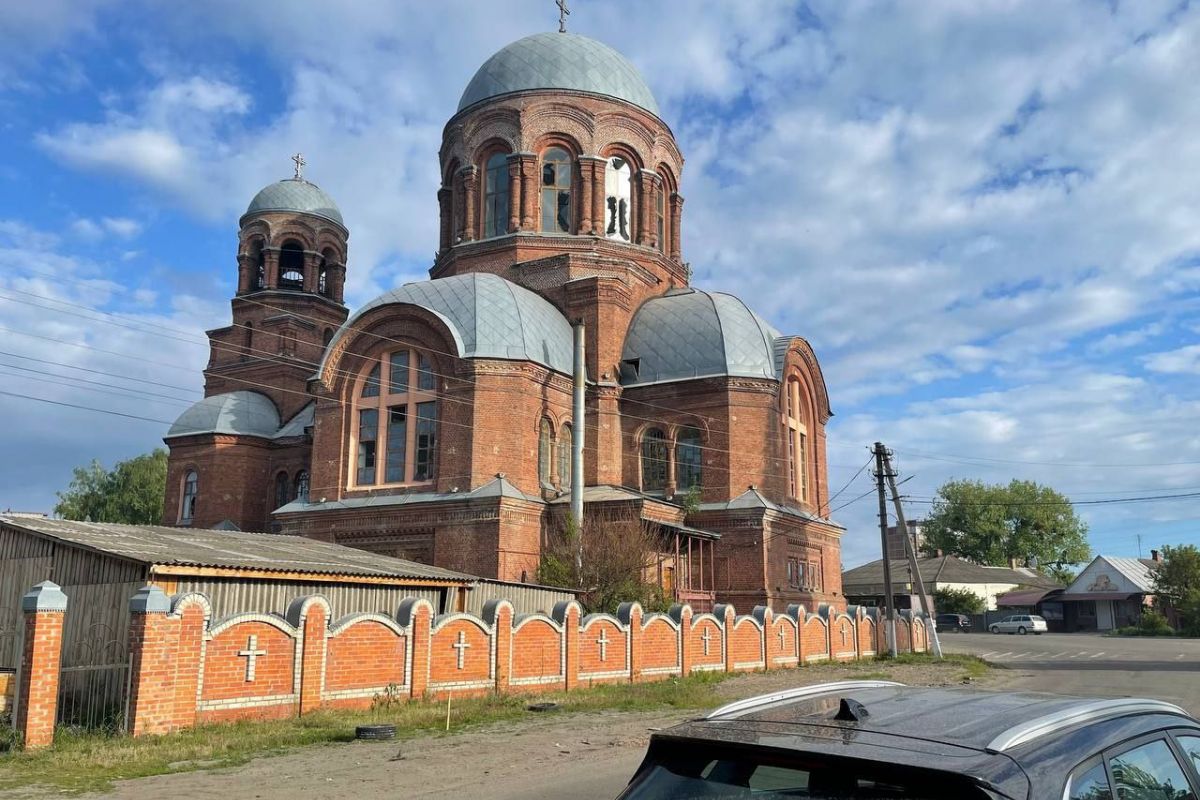 П'ять ракети влучили в Охтирці на Сумщині. Є п'ятеро поранених. П'ять ракети влучили в Охтирці на Сумщині. Є п'ятеро поранених.