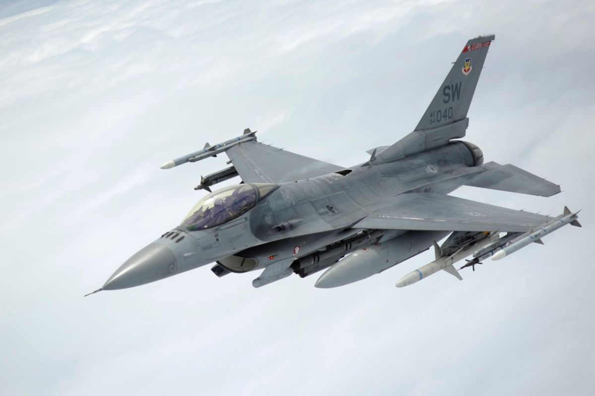 Бельгія готова навчати українських пілотів на F-16, – заява офісу прем'єр-міністра країни Бельгія готова навчати українських пілотів на F-16, – заява офісу прем'єр-міністра країни