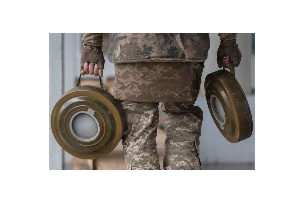 Збільшується кількість протитанкових мін та загороджень Збільшується кількість протитанкових мін та загороджень