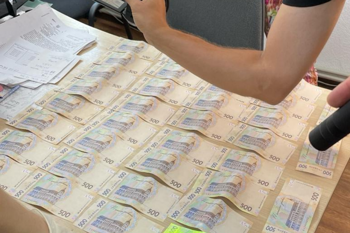 Судитимуть посадовців Держпродспоживслужби з Луганщини, які вимагали хабар від місцевого підприємця Судитимуть посадовців Держпродспоживслужби з Луганщини, які вимагали хабар від місцевого підприємця