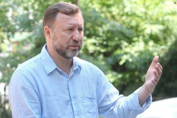 Анатолий Макаренко: Таможня стала слабой, зависимой, неавторитетной структурой в Украине! Анатолий Макаренко: Таможня стала слабой, зависимой, неавторитетной структурой в Украине!