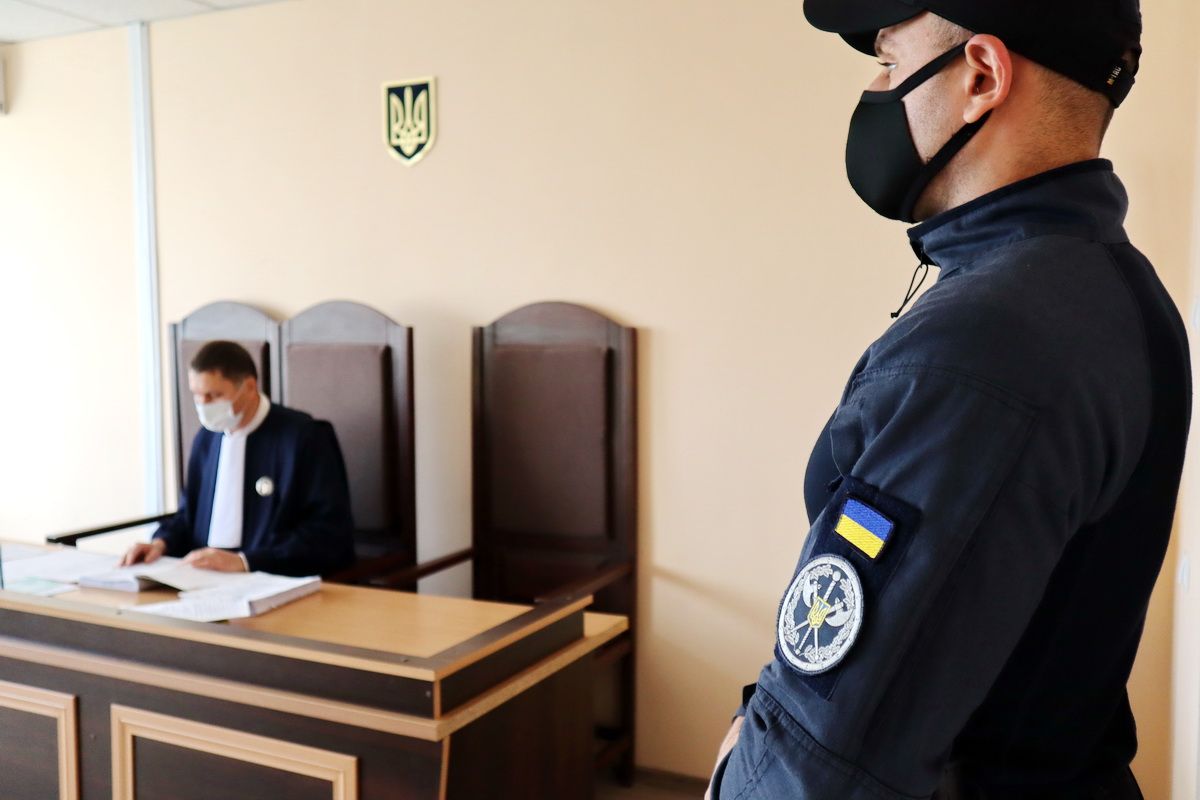 На час святкування Святої Трійці та Дня Конституції України Служба судової охорони переходить на посилений варіант несення служби На час святкування Святої Трійці та Дня Конституції України Служба судової охорони переходить на посилений варіант несення служби