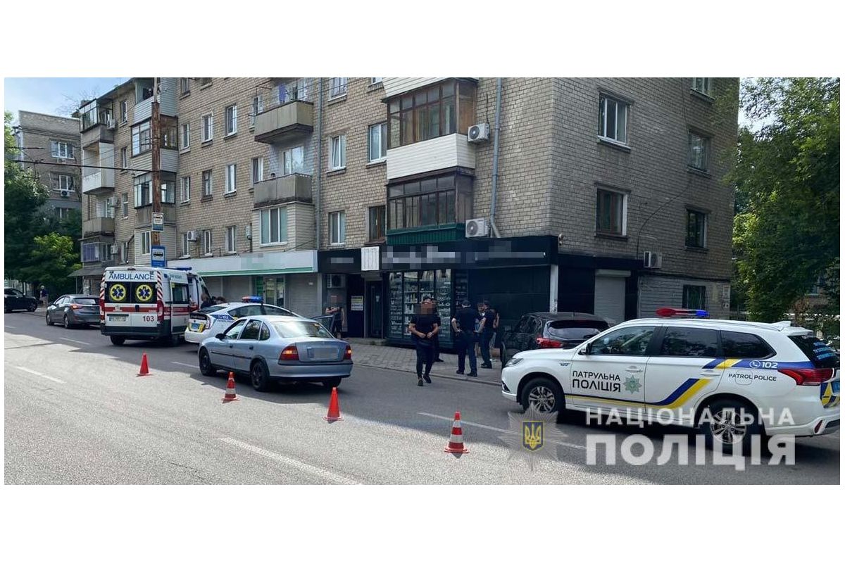 У Дніпрі затримали шахраїв, які грабували пенсіонерів У Дніпрі затримали шахраїв, які грабували пенсіонерів