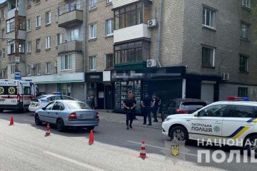 У Дніпрі затримали шахраїв, які грабували пенсіонерів У Дніпрі затримали шахраїв, які грабували пенсіонерів