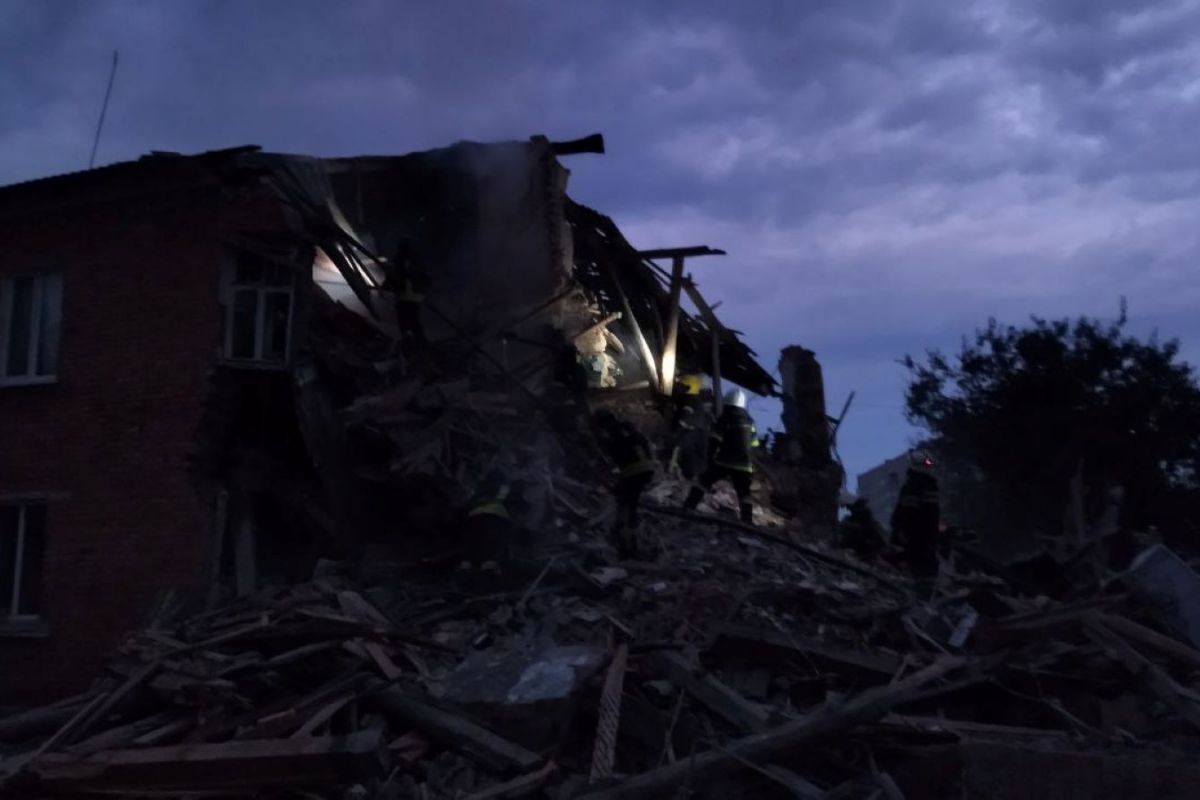 Чугуїв Харківської області потрапив під обстріл Чугуїв Харківської області потрапив під обстріл