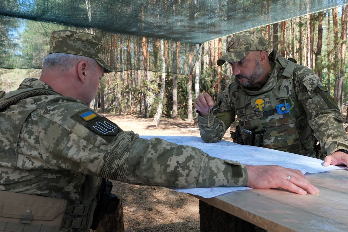 БУДУЄМО НЕПРОХІДНУ ОБОРОНУ