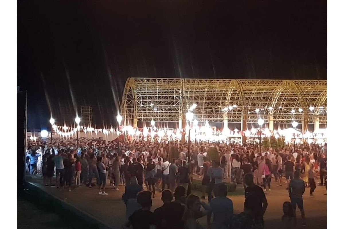 Дніпрянам заважає спати розважальний центр «Лавина» Дніпрянам заважає спати розважальний центр «Лавина»