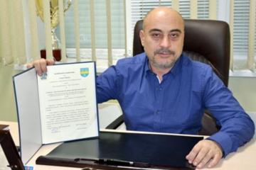 ФАНТАСТИКА! Слобідсько-Кульчієвецький сільський голова Руслан Нестеров – його махінаціям із приховуванням статків позаздрять навіть найзухваліші корупціонери…  ФАНТАСТИКА! Слобідсько-Кульчієвецький сільський голова Руслан Нестеров – його махінаціям із приховуванням статків позаздрять навіть найзухваліші корупціонери…