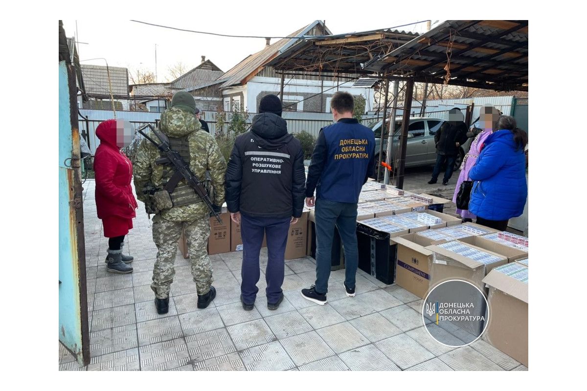 На Донеччині викрито групу осіб, які збували цигарки з підробленими марками акцизного податку на суму 1,3 млн грн На Донеччині викрито групу осіб, які збували цигарки з підробленими марками акцизного податку на суму 1,3 млн грн