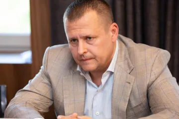 ​Міський голова Дніпра Борис Філатов повідомив, що уже відомо про чотирьох потерпілих внаслідок обстрілу