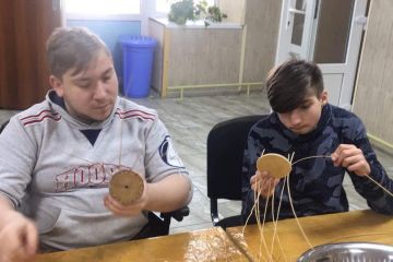 Петровський Олександр Володимирович: Майстер-клас із лозоплетіння для вихованців дитячого будинку-інтернату Петровський Олександр Володимирович: Майстер-клас із лозоплетіння для вихованців дитячого будинку-інтернату
