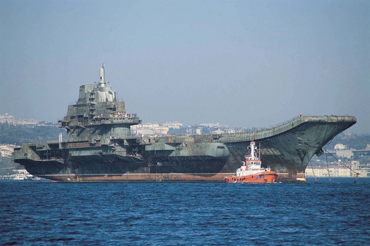 Екіпаж російського судна “Смарагд” та стрілянина корабля ВМС України Екіпаж російського судна “Смарагд” та стрілянина корабля ВМС України