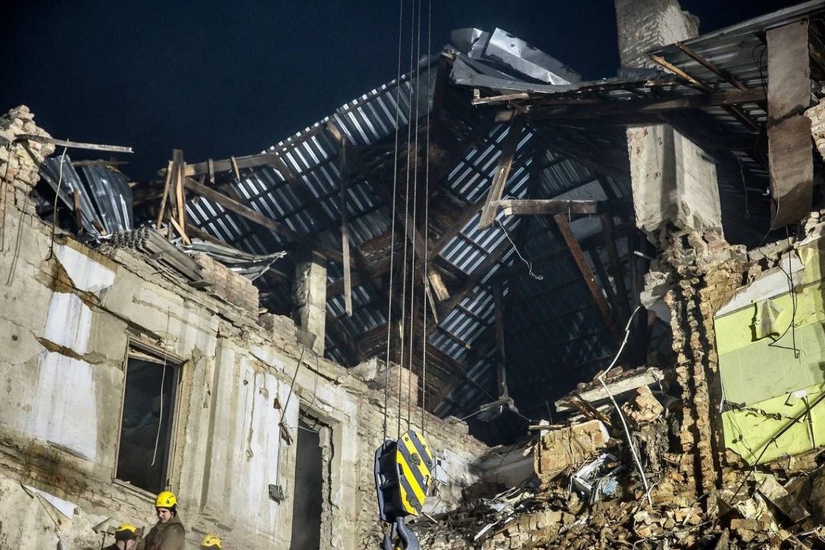 У Кривому Розі з-під завалів зруйнованого російською ракетою будинку дістали тіло 1,5-річного хлопчика У Кривому Розі з-під завалів зруйнованого російською ракетою будинку дістали тіло 1,5-річного хлопчика