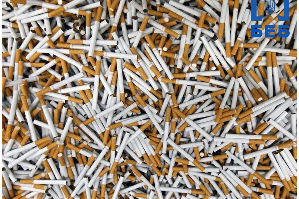 БЕБ розслідує справу з ухилення від сплати податків у сумі понад 270 млн грн. Гендиректору тютюнової компанії повідомлено про підозру. БЕБ розслідує справу з ухилення від сплати податків у сумі понад 270 млн грн. Гендиректору тютюнової компанії повідомлено про підозру.